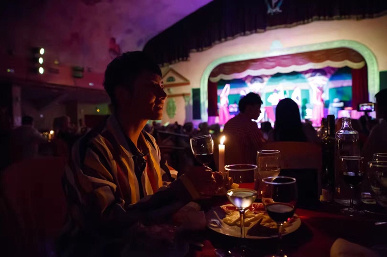 Chinese influencers at the flamenco show in sevilla